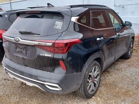 Used 2021 Kia Seltos SX image 2