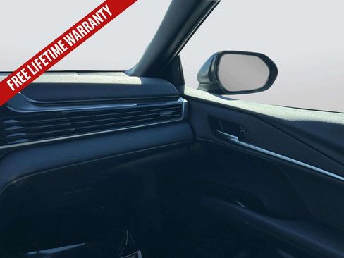 Used 2025 Toyota Camry SE FWD image 16