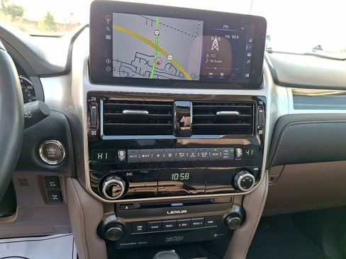 Used 2023 Lexus GX 460 Premium w/ Accessory Package AWD/4WD image 14