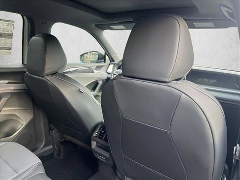 New 2026 Volkswagen Tiguan SE R-Line image 18