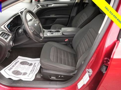 Used 2020 Ford Fusion SE image 9