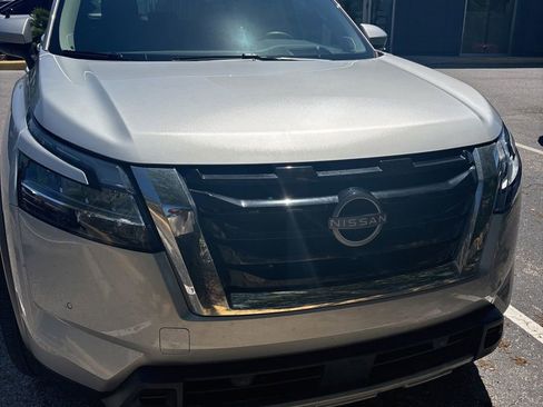 Used 2024 Nissan Pathfinder Platinum w/ Cargo Package image 3