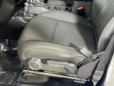 Used 2023 Jeep Gladiator Sport AWD/4WD image 18