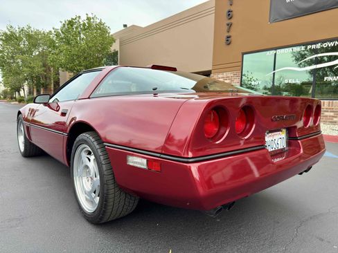 Used 1990 Chevrolet Corvette Coupe image 17
