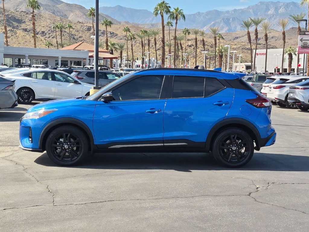 Used 2021 Nissan Kicks SR w/ Exterior Package FWD image 3