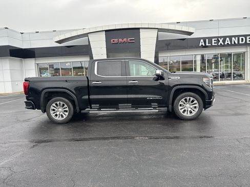 Used 2022 GMC Sierra 1500 Denali AWD/4WD image 2