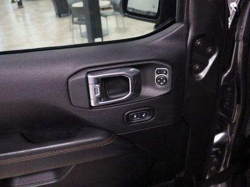 Used 2021 Jeep Gladiator Mojave image 11