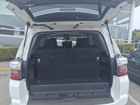 Used 2020 Toyota 4Runner SR5 Premium AWD/4WD image 9