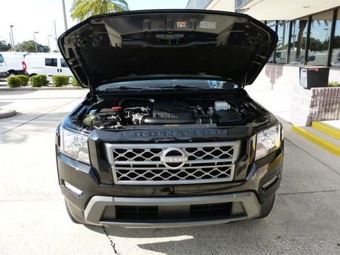 Used 2024 Nissan Frontier SV w/ SV Convenience Package image 8