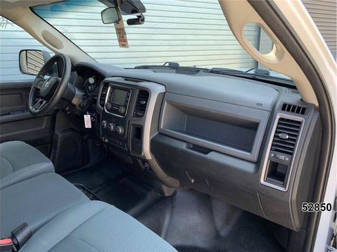 Used 2018 RAM 3500 Tradesman w/ Chrome Appearance Group RWD image 25