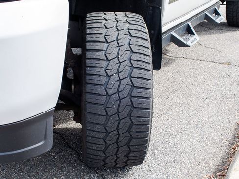 Used 2018 GMC Sierra 2500 Denali w/ Duramax Plus Package image 9