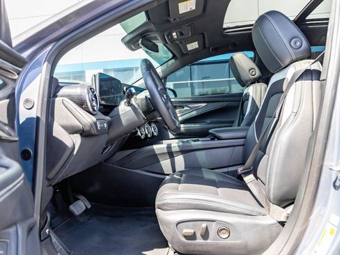 Used 2024 Chevrolet Blazer EV LT AWD/4WD image 7