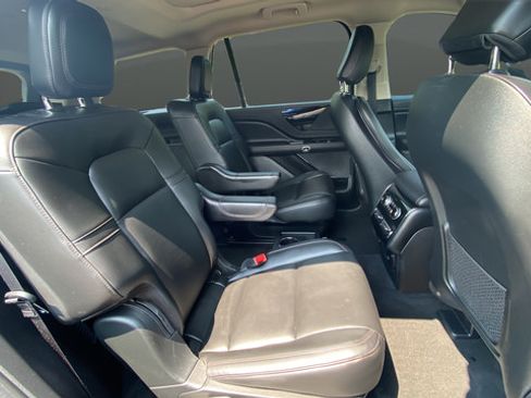 Used 2023 Lincoln Aviator AWD w/ Premium Package image 25