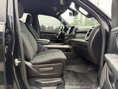 Used 2019 RAM 1500 Big Horn AWD/4WD image 9
