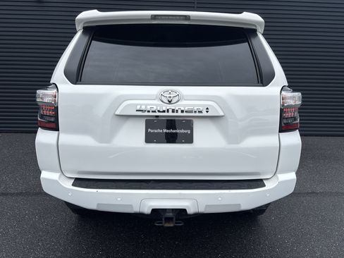 Used 2020 Toyota 4Runner SR5 Premium w/ Moonroof Package AWD/4WD image 3