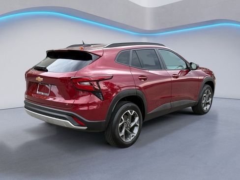 Used 2024 Chevrolet Trax LT w/ Driver Confidence Package image 3