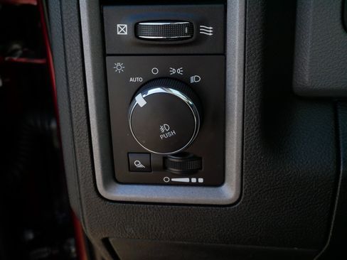 Used 2017 RAM 1500 Express w/ Express Value Package image 28