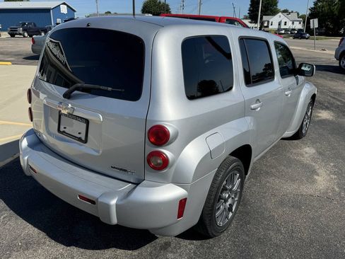 Used 2010 Chevrolet HHR LT FWD image 12