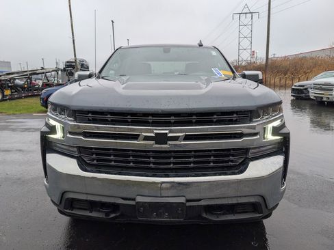 Used 2022 Chevrolet Silverado 1500 LT AWD/4WD image 2