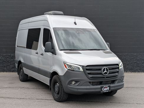 Used 2024 Mercedes-Benz Sprinter 2500 image 4