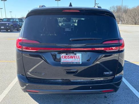 New 2026 Chrysler Pacifica Select w/ S Appearance Package FWD image 6