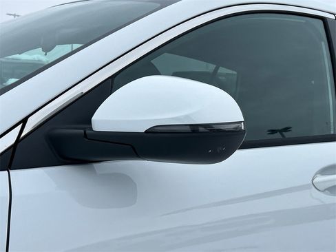 New 2026 Buick Envista Preferred image 12