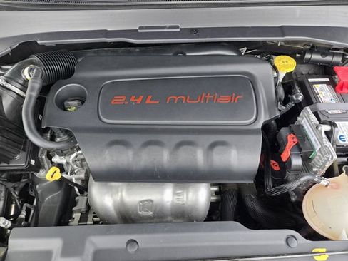 Certified 2022 Jeep Compass Latitude w/ Sun and Sound Group AWD/4WD image 42