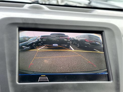 Used 2020 Chevrolet Equinox LT image 19