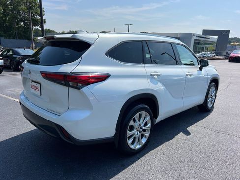 Used 2023 Toyota Highlander Limited AWD/4WD image 5