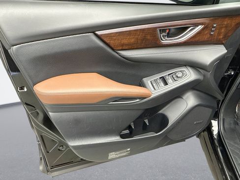 Used 2023 Subaru Ascent Touring image 9