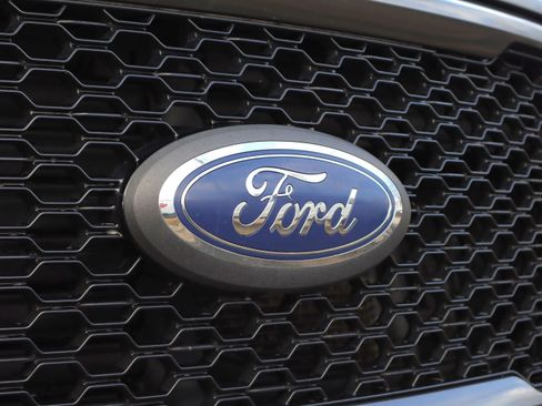 Used 2019 Ford F150 XLT w/ Equipment Group 302A Luxury image 36