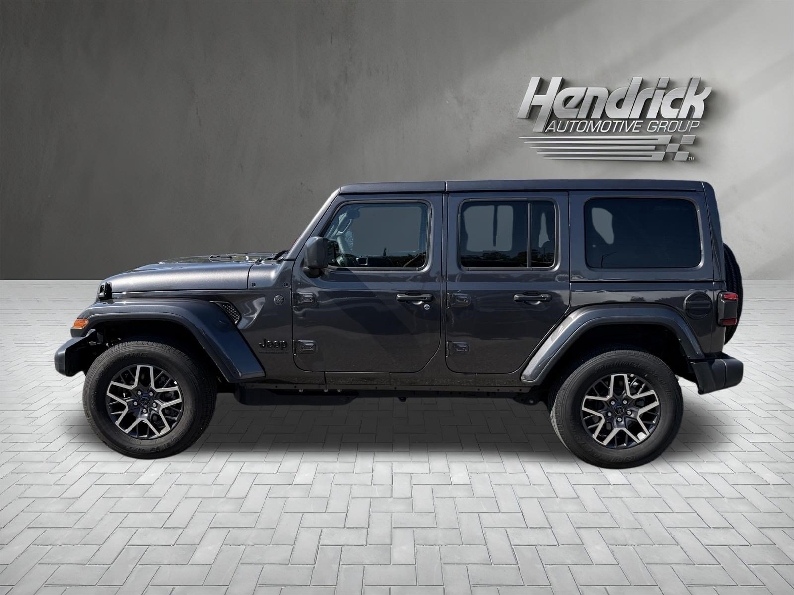 Used 2026 Jeep Wrangler Unlimited Sahara AWD/4WD image 6