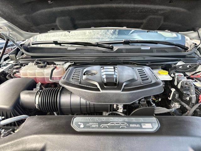 Used 2025 Jeep Wagoneer 4WD image 26