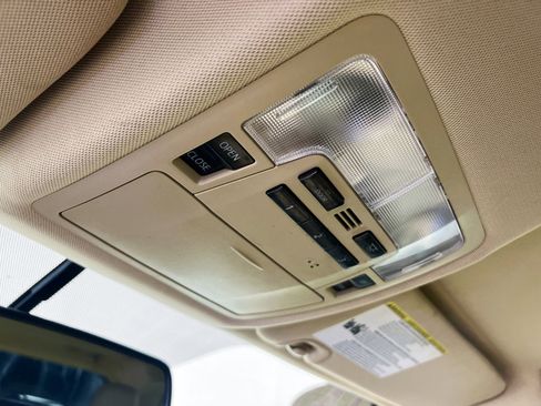 Used 2014 Toyota Highlander Limited image 22