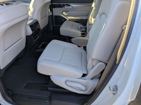 New 2026 Jeep Grand Wagoneer 2WD image 22