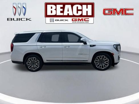 Used 2023 GMC Yukon Denali Ultimate AWD/4WD image 2