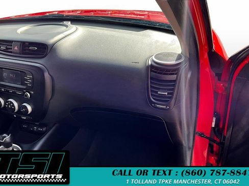 Used 2015 Kia Soul + image 17