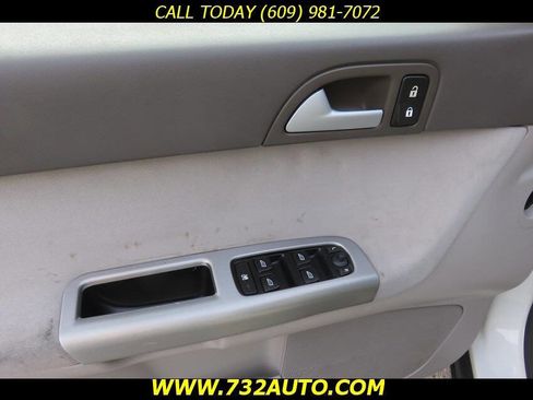 Used 2007 Volvo V50 T5 image 21