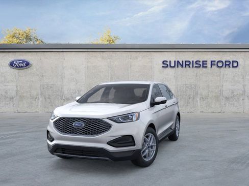 New 2024 Ford Edge SEL image 2