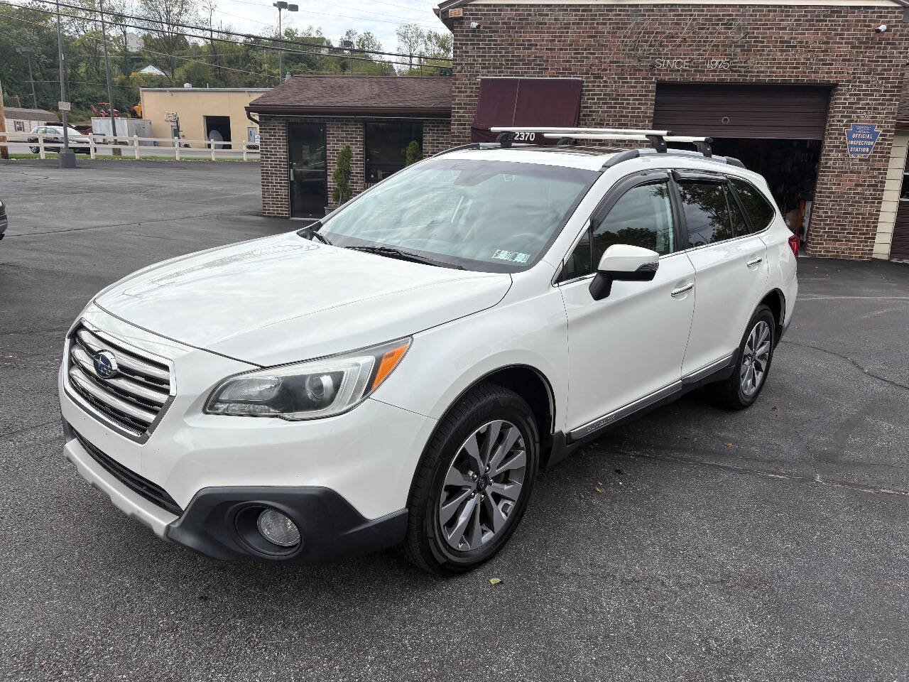 Used 2017 Subaru Outback 3.6R Touring AWD/4WD image 10