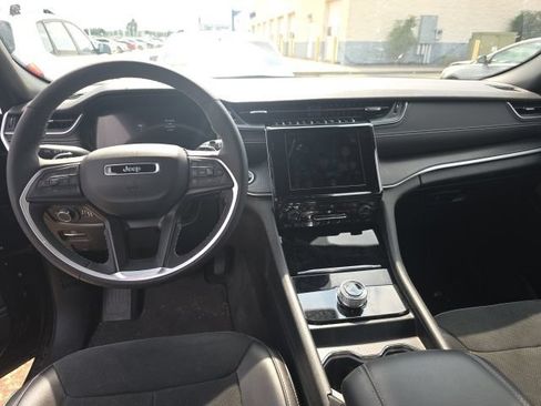 Used 2023 Jeep Grand Cherokee L Laredo AWD/4WD image 7