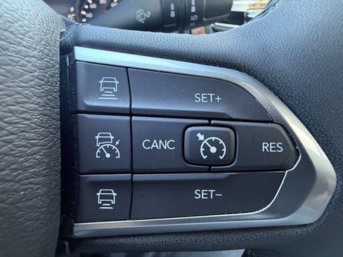 Used 2024 Jeep Compass Limited image 33