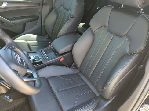 Used 2022 Audi Q5 2.0T Premium w/ Convenience Package AWD/4WD image 12