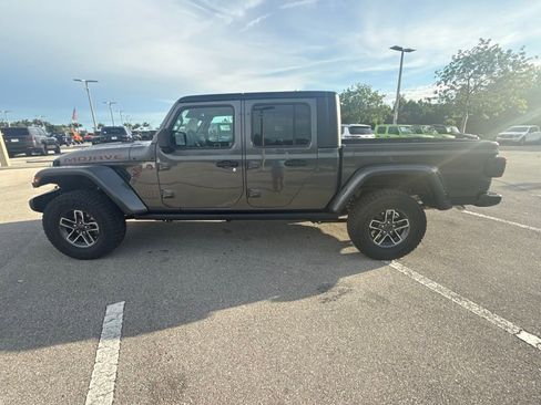 New 2025 Jeep Gladiator Mojave image 10