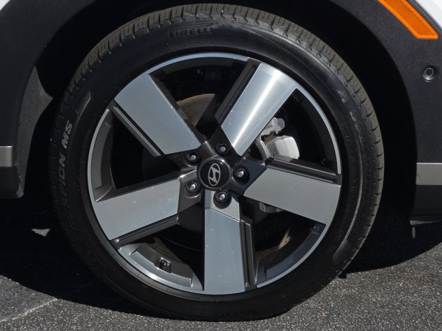 Certified 2025 Hyundai Santa Fe Limited AWD/4WD image 29