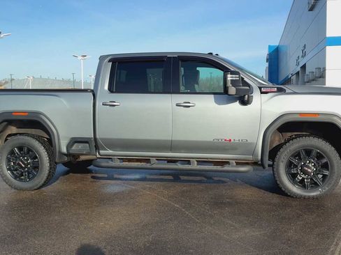 Used 2024 GMC Sierra 2500 AT4 w/ Max Trailering Package image 9