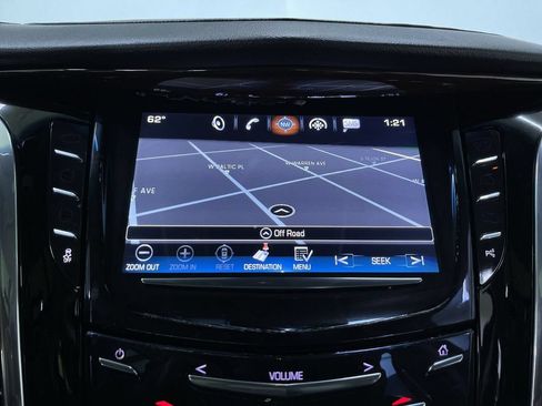 Used 2017 Cadillac Escalade ESV Premium Luxury AWD/4WD image 22