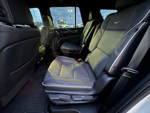 Used 2024 Cadillac Escalade Sport w/ Touring Package image 10