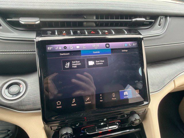Certified 2024 Jeep Grand Cherokee L Limited w/ MOPAR Finishing Package AWD/4WD image 9