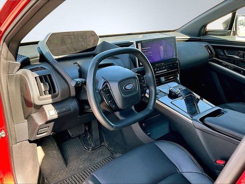 Used 2024 Subaru Solterra Limited image 4